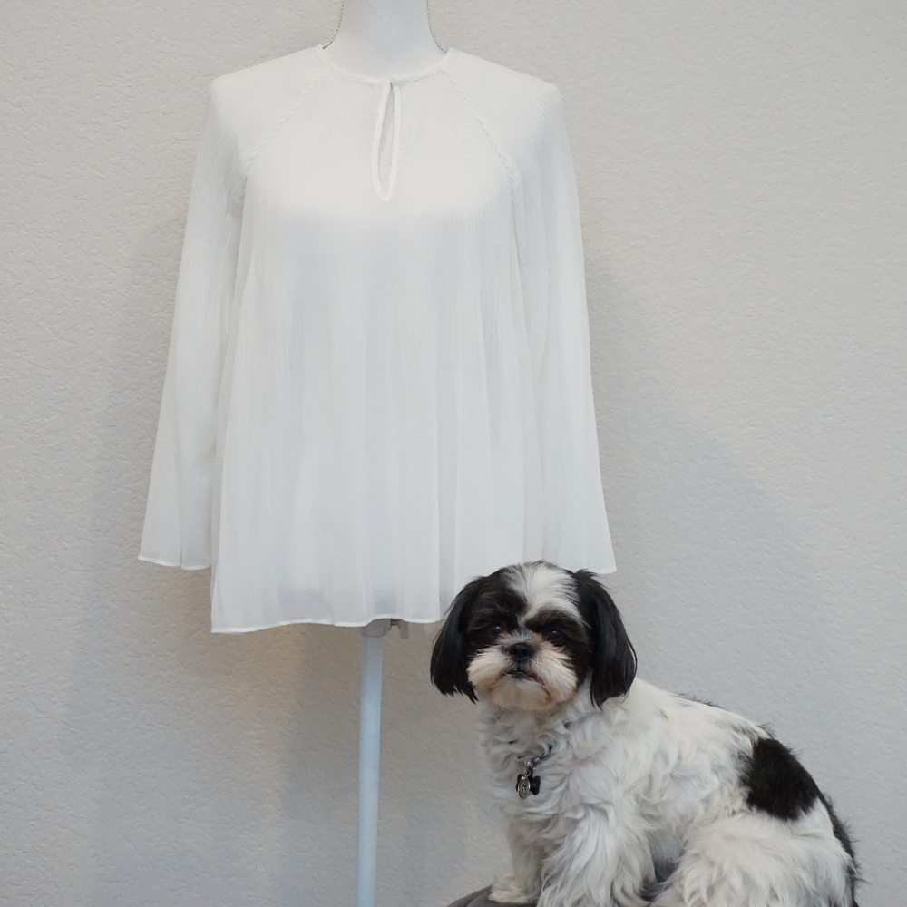 Bell sleeve pleat top